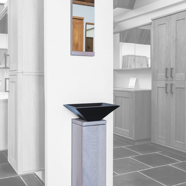 Box D172 - Totem